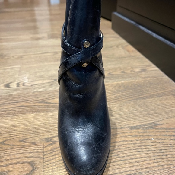 Black Tory Burch leather heel booties - Picture 2 of 2